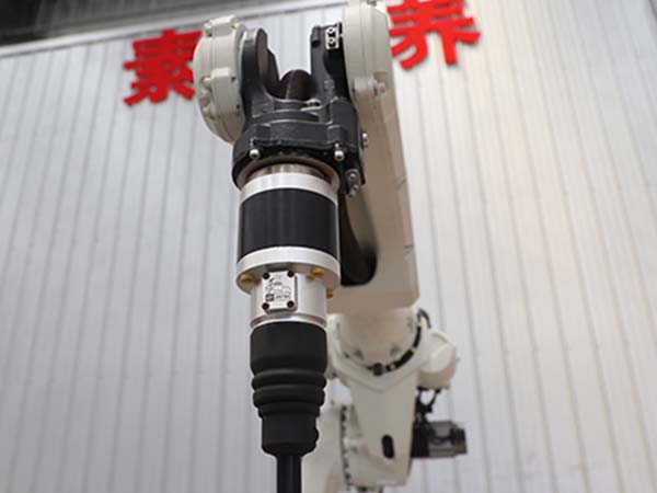 自動焊接機(jī)器人的觸頭多久更換一次？