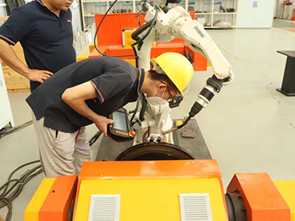 焊接機(jī)器人自動(dòng)化技術(shù) 焊接機(jī)器人自動(dòng)化技術(shù)